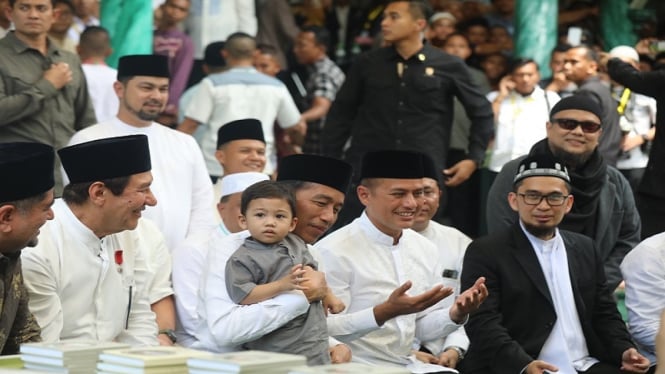 Jokowi menghadiri Haul H Haji Anif bin H Gulrang Shah, orang tua Wagub Sumut