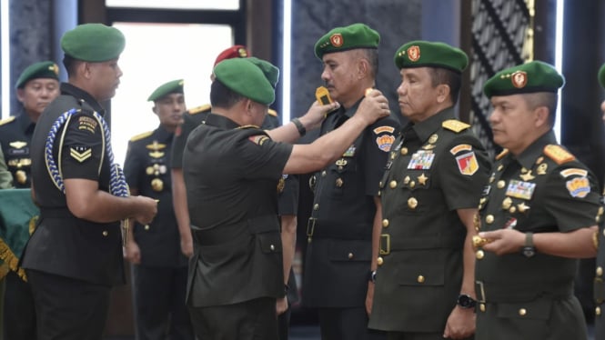 VIVA Militer: KSAD Jenderal TNI Dudung Abdurachman lantik 7 Pangdam baru