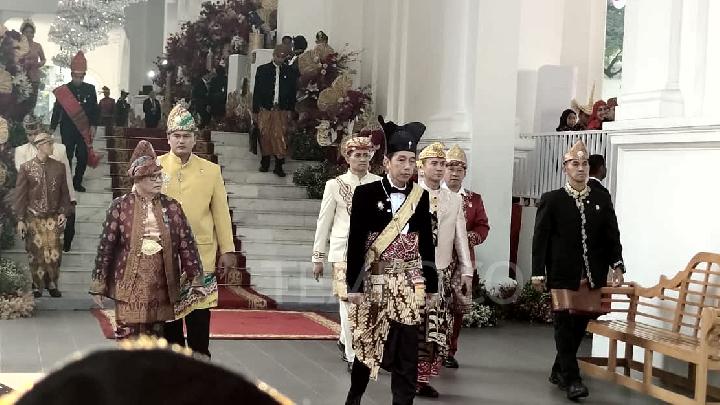 Makna Pakaian Adat yang Dikenakan Jokowi, Keraton Surakarta: Pemakainya Komandan Tertinggi